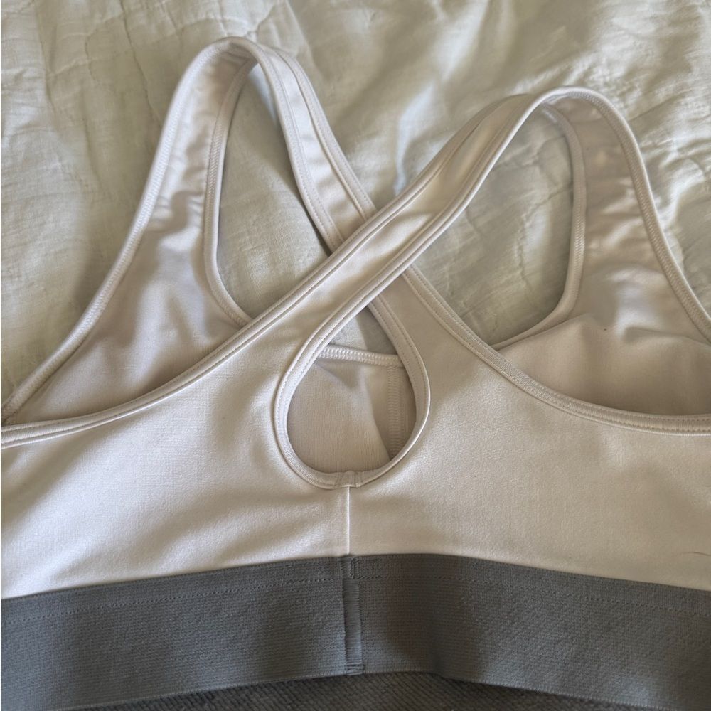 Under Armour White and Grey Sports Bra Size Small - Picture 8 of 9